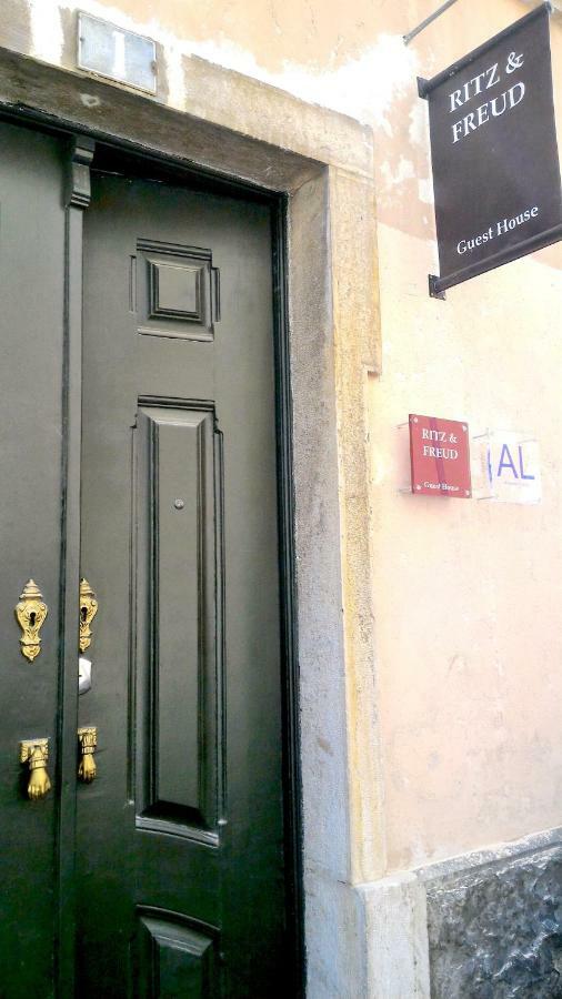 Ritz & Freud Guest House Lisbon Bagian luar foto