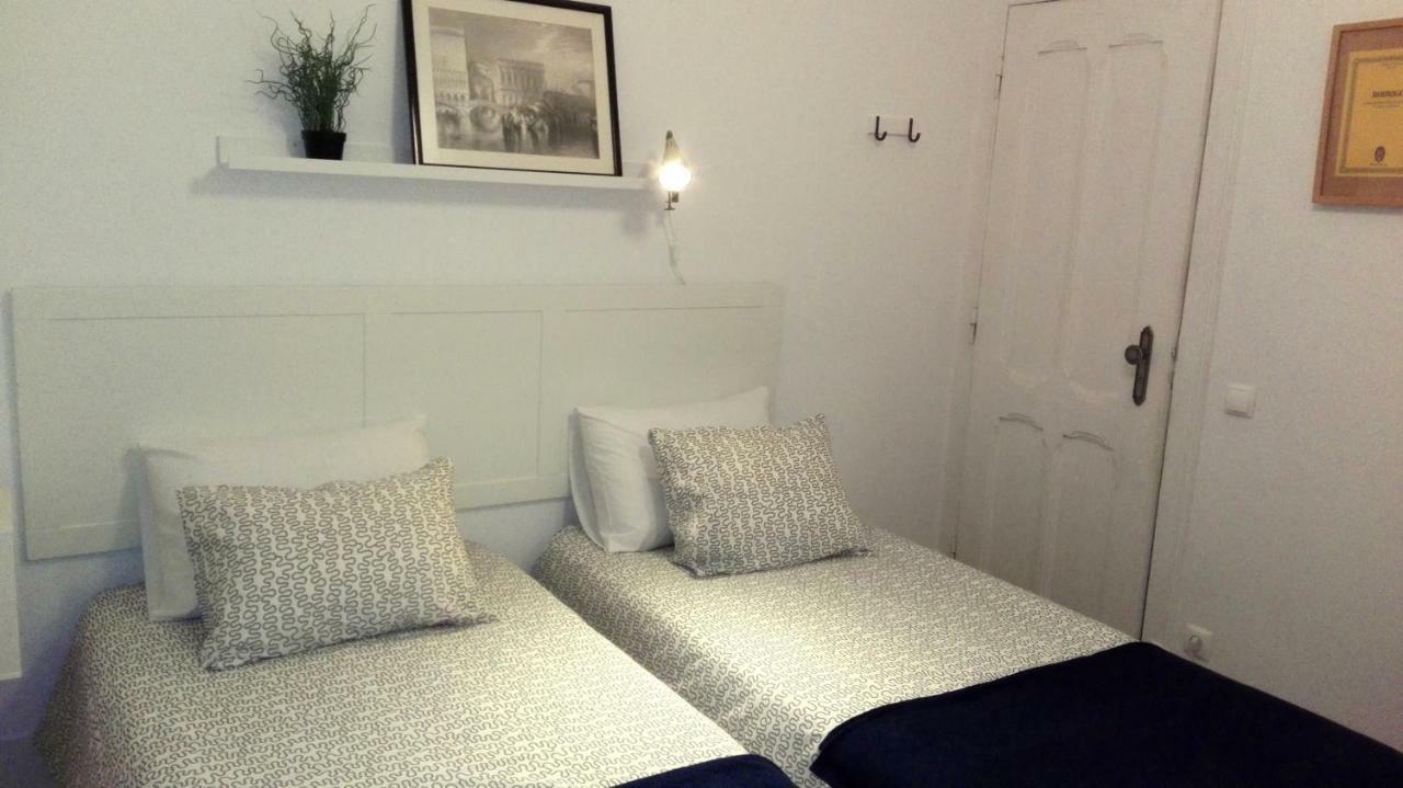 Ritz & Freud Guest House Lisbon Bagian luar foto